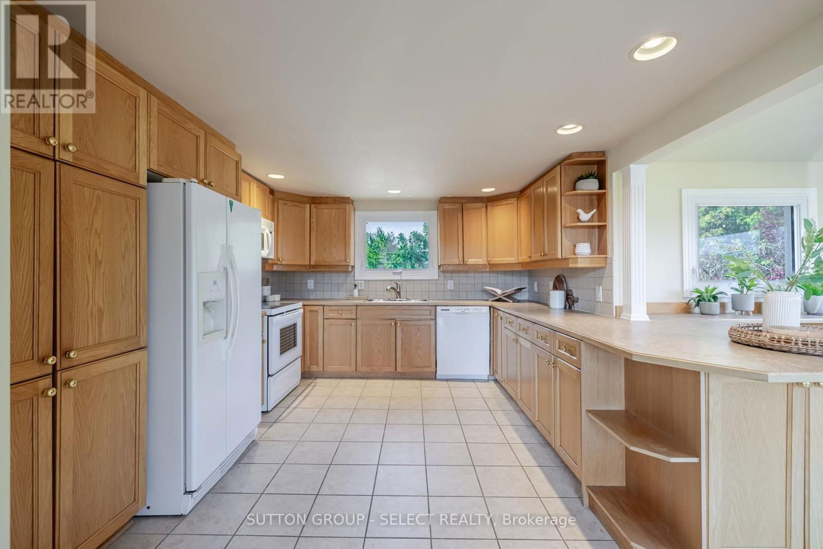 7474 RIVERSIDE DRIVE Image 19