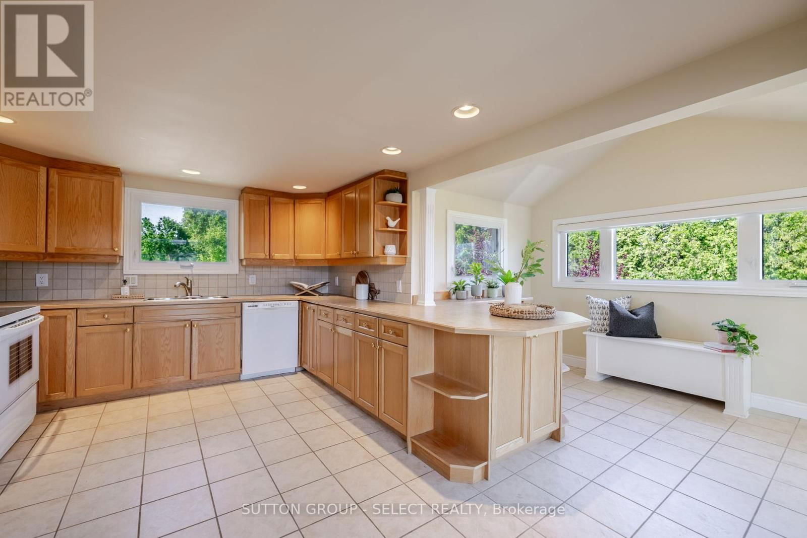 7474 RIVERSIDE DRIVE Image 20