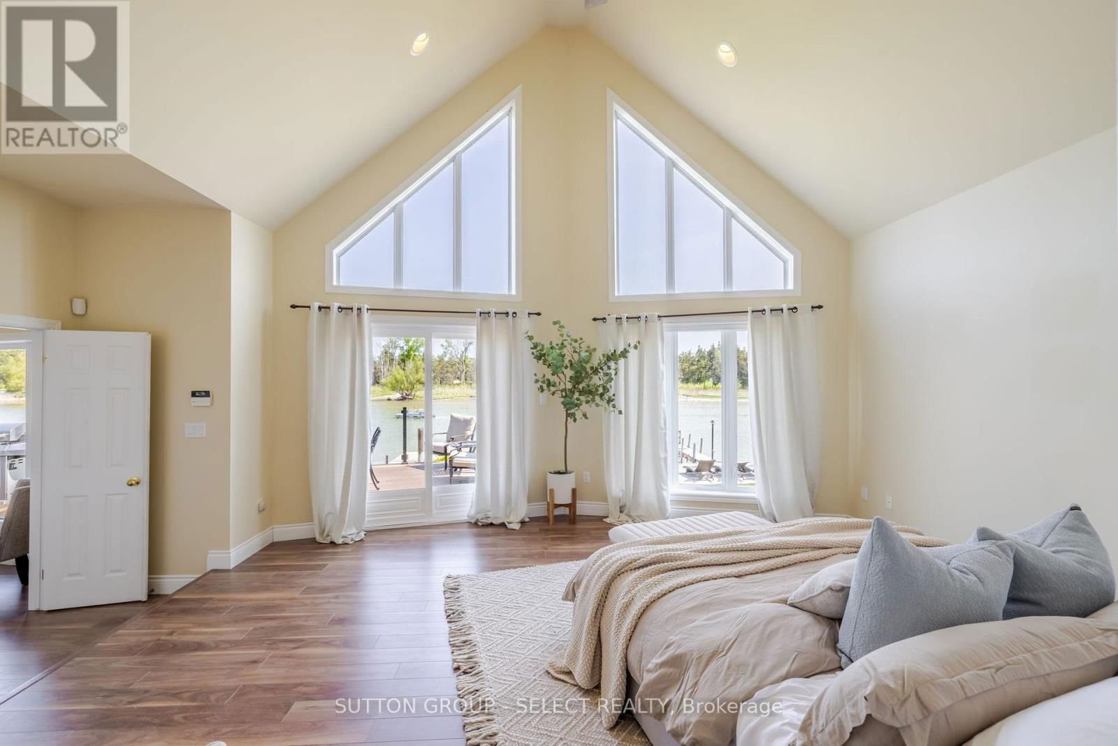 7474 RIVERSIDE DRIVE Image 25