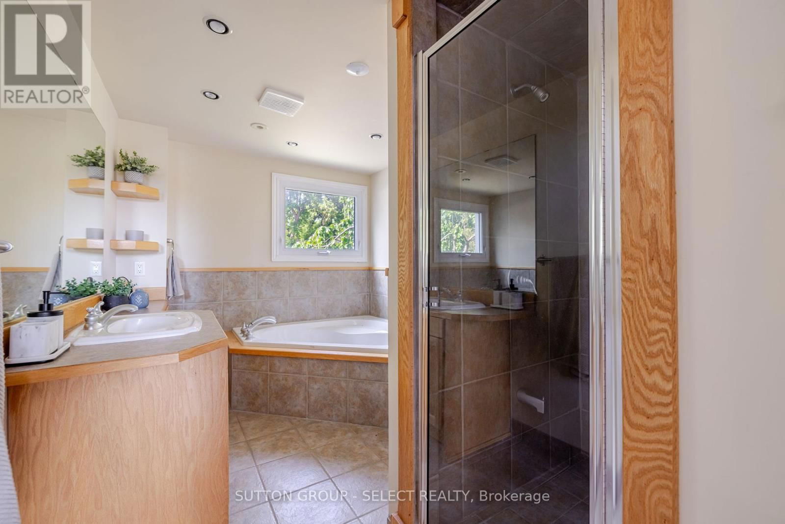 7474 RIVERSIDE DRIVE Image 28
