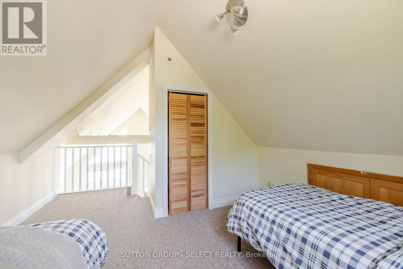 7474 RIVERSIDE DRIVE Image 31