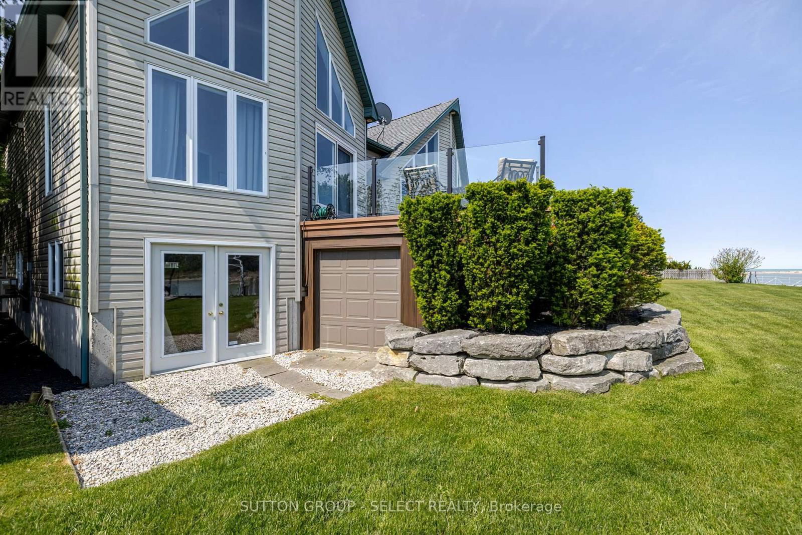7474 RIVERSIDE DRIVE Image 40