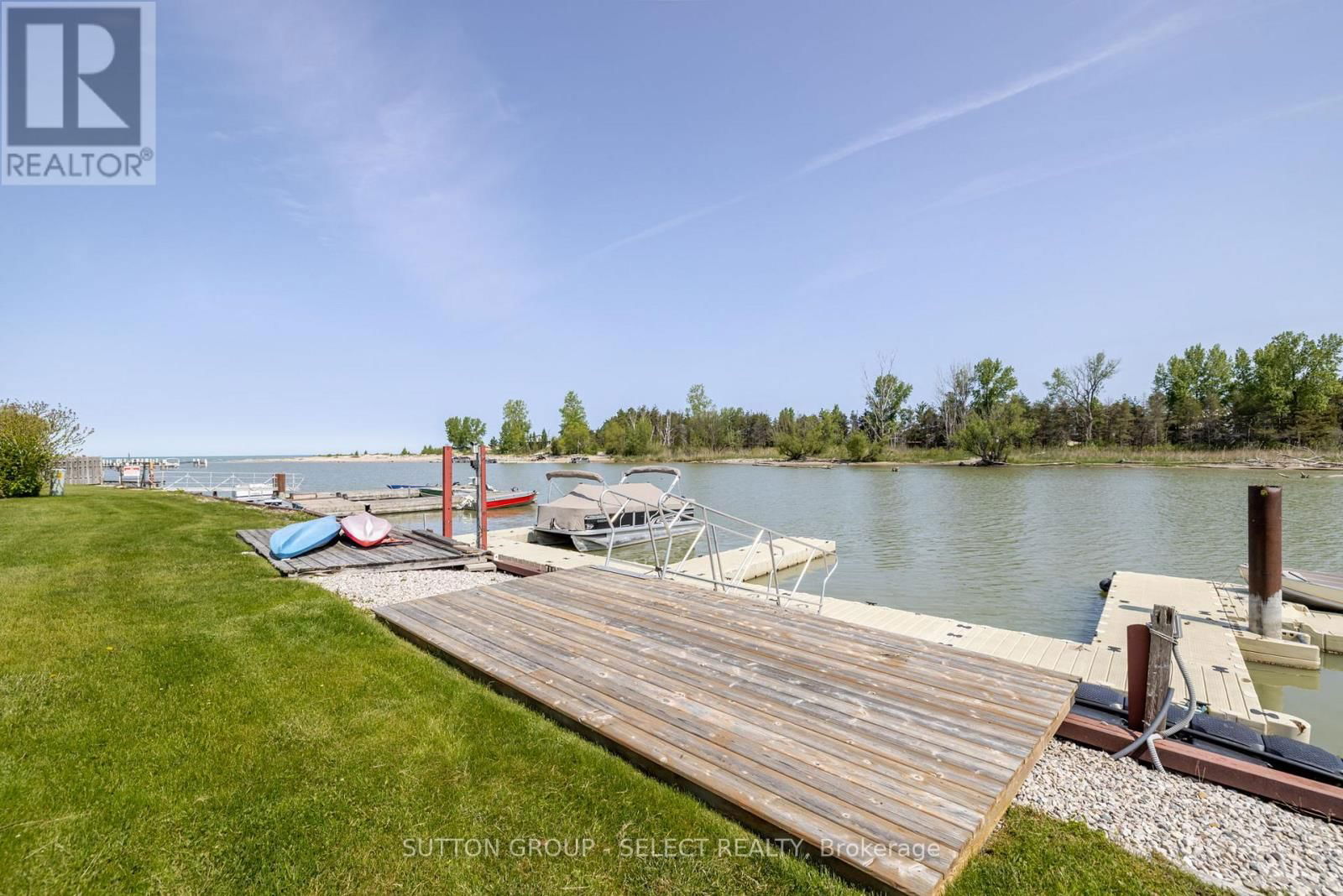 7474 RIVERSIDE DRIVE Image 42