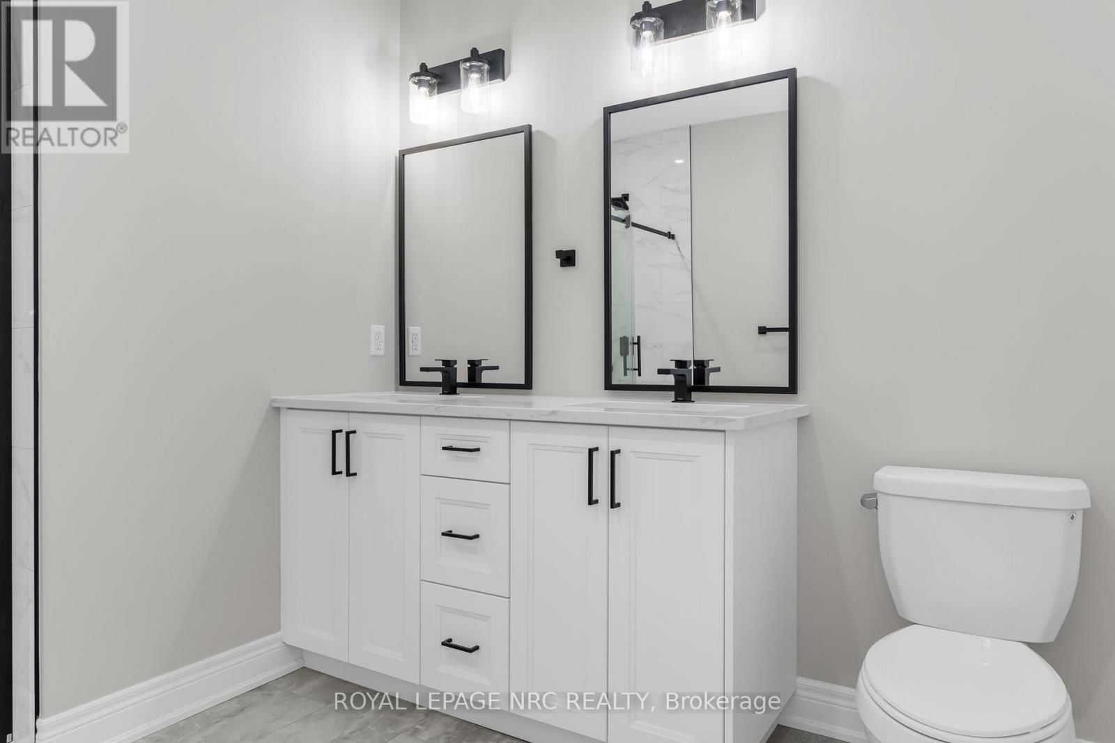 736 CLARENCE STREET Image 22