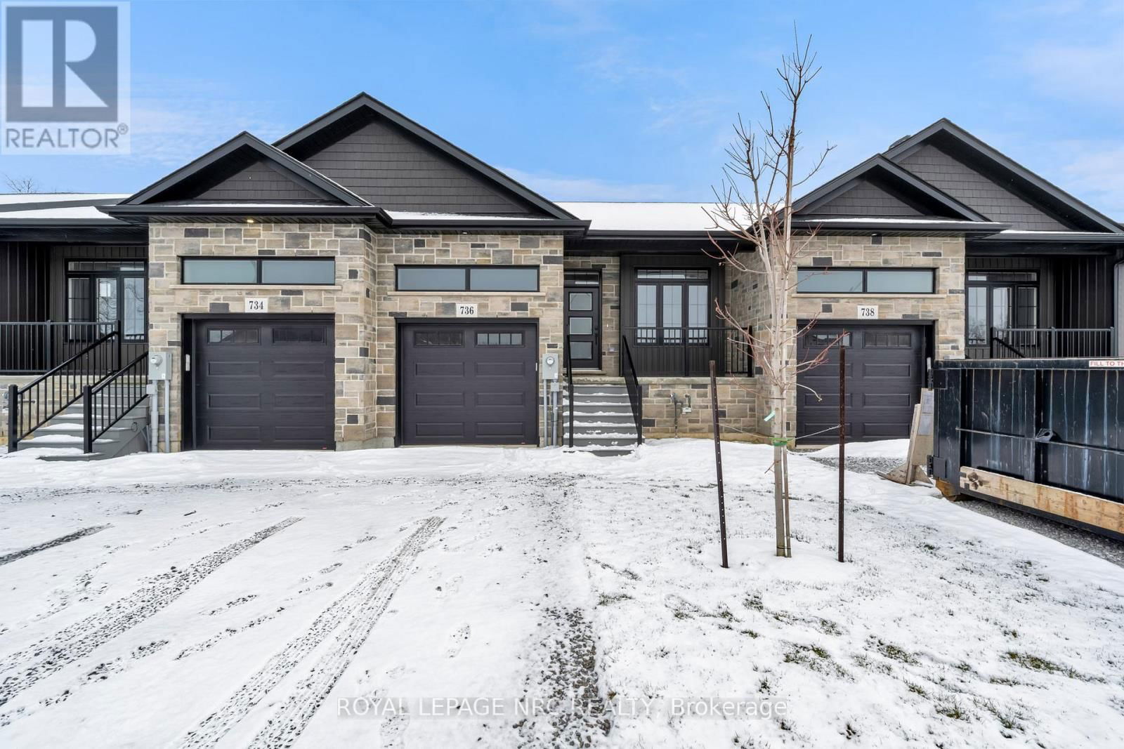 736 CLARENCE STREET Image 25