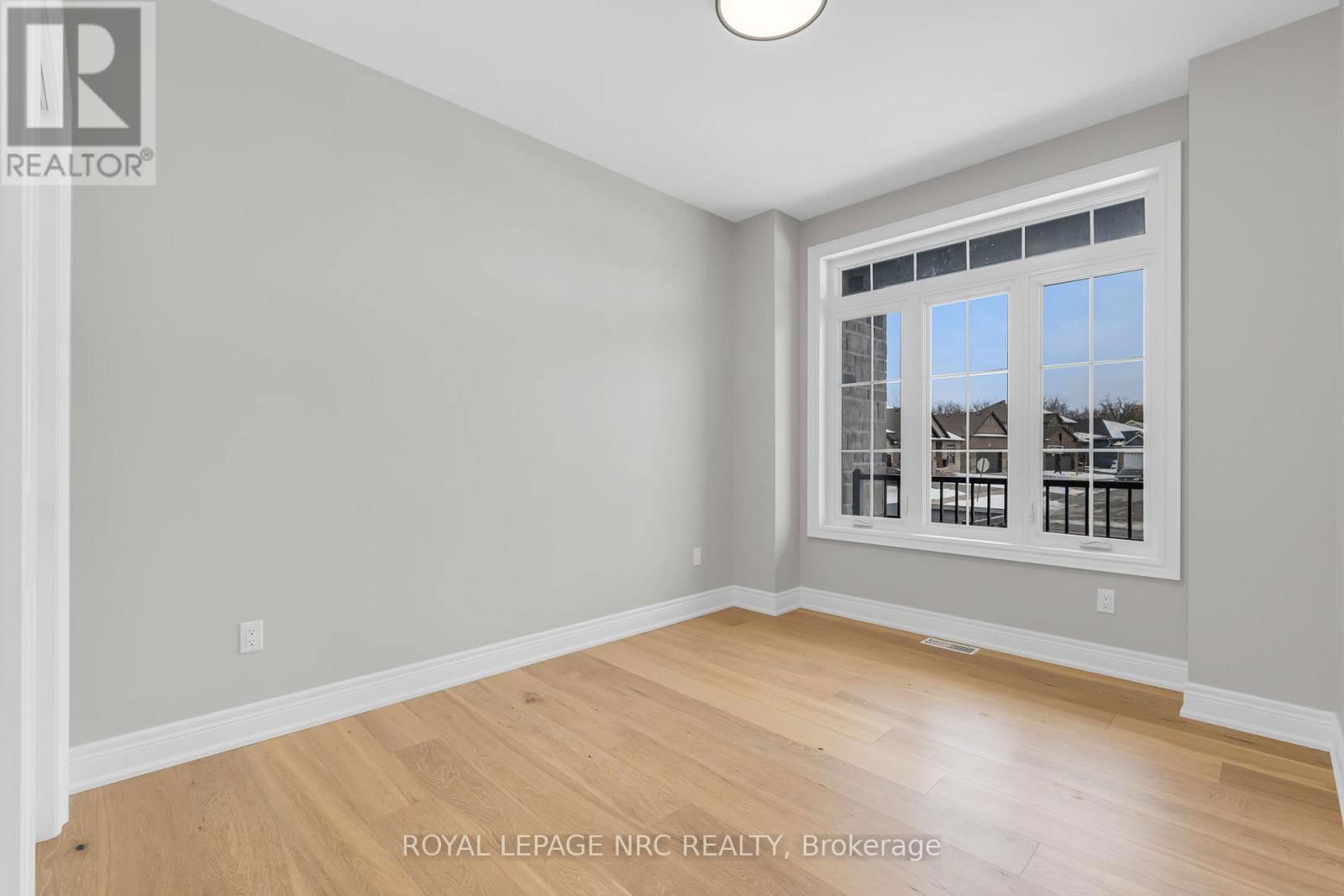 736 CLARENCE STREET Image 4