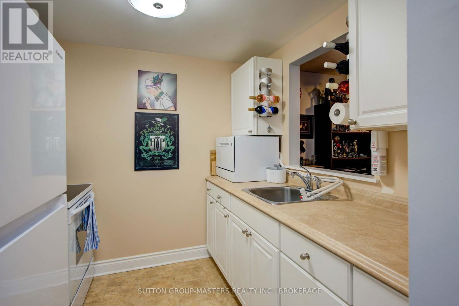 580 ARMSTRONG ROAD Image 10