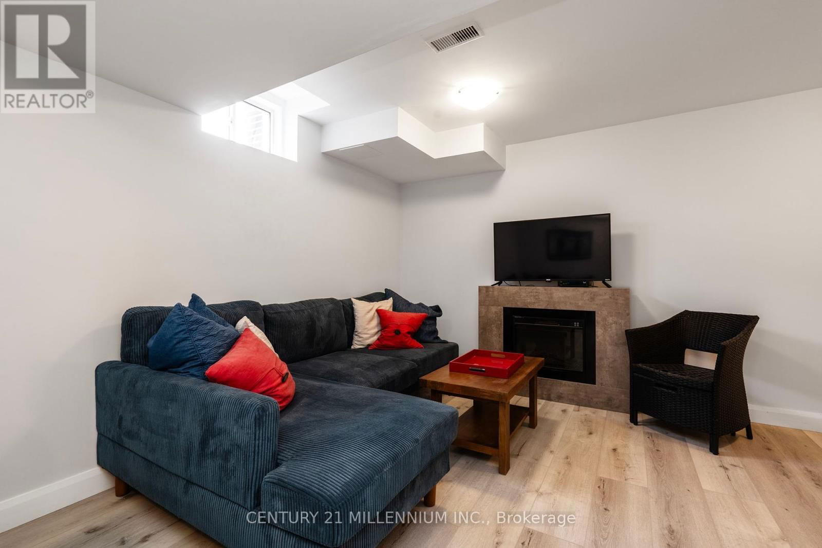 19 ARIETTA LANE Image 37