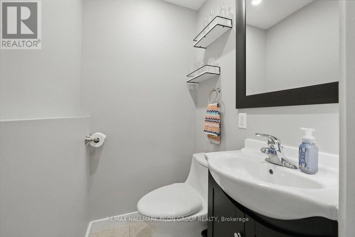 84 EASTPARK DRIVE Image 12