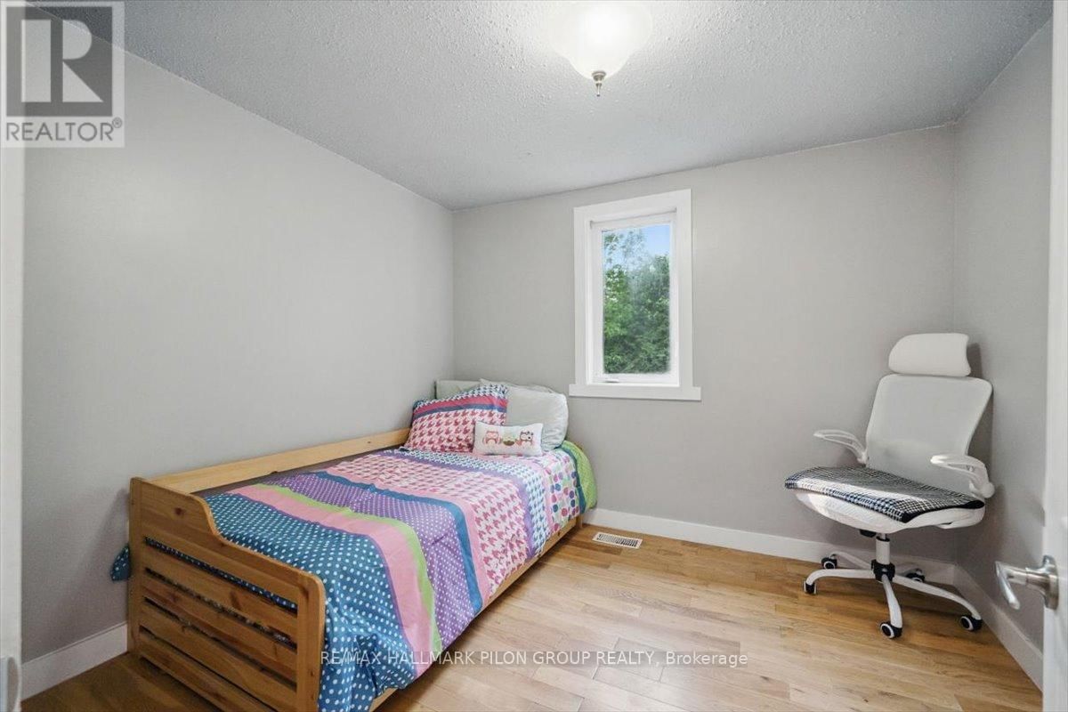 84 EASTPARK DRIVE Image 18