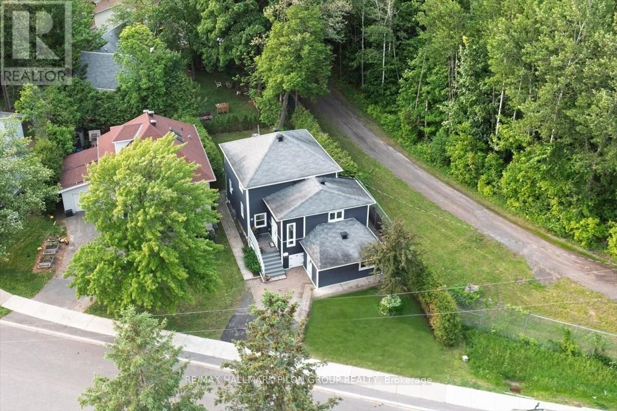 84 EASTPARK DRIVE Image 29