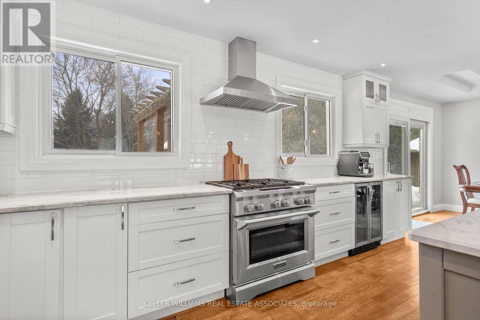 18 MCKIBBON AVENUE Image 11
