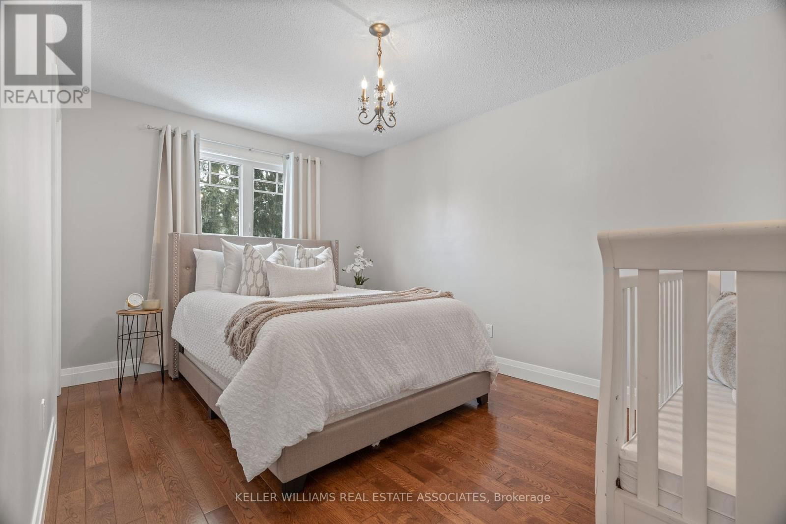18 MCKIBBON AVENUE Image 19