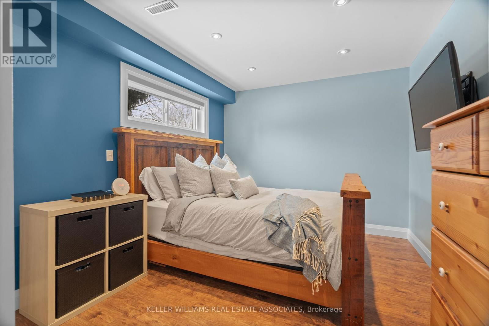 18 MCKIBBON AVENUE Image 22