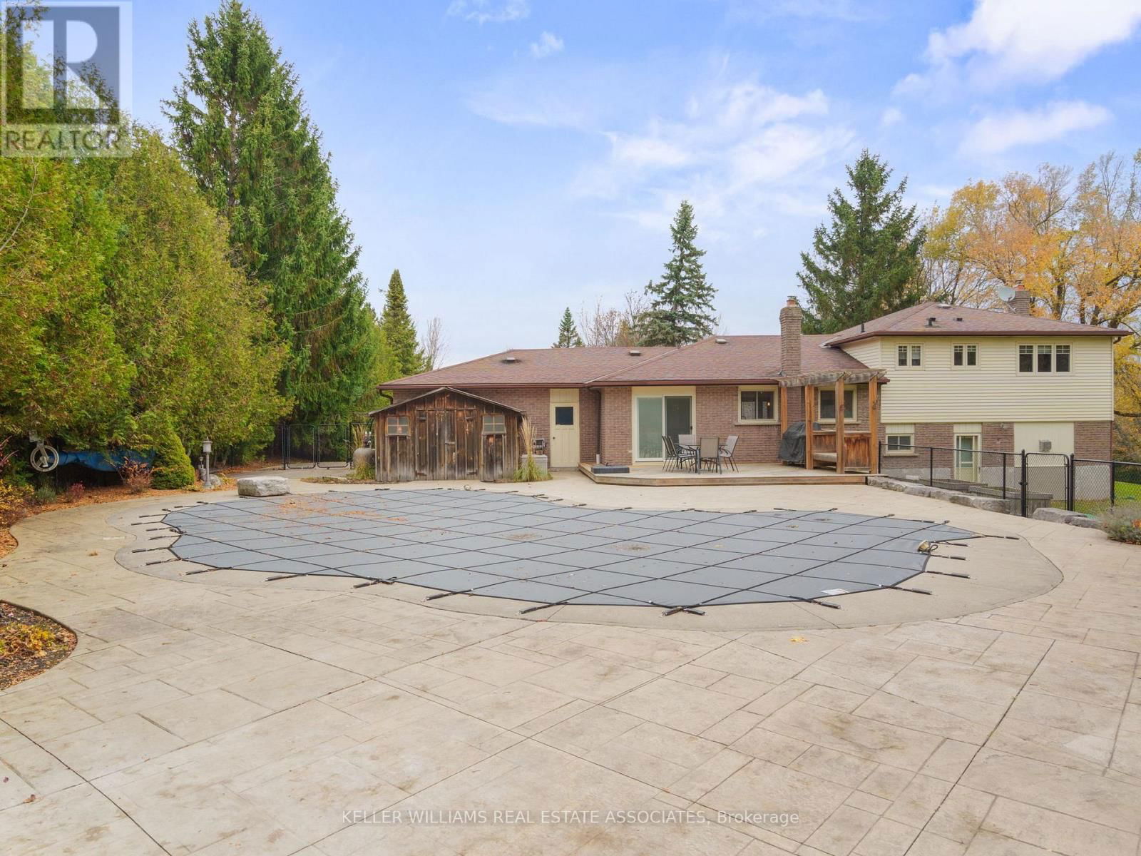 18 MCKIBBON AVENUE Image 31