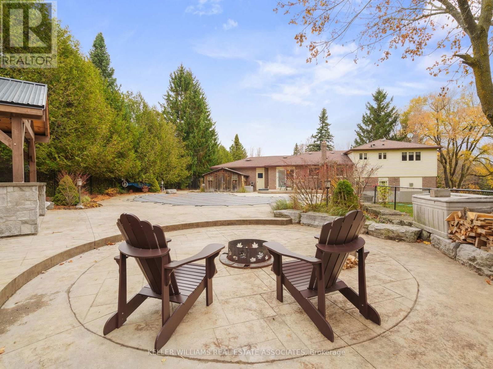 18 MCKIBBON AVENUE Image 33