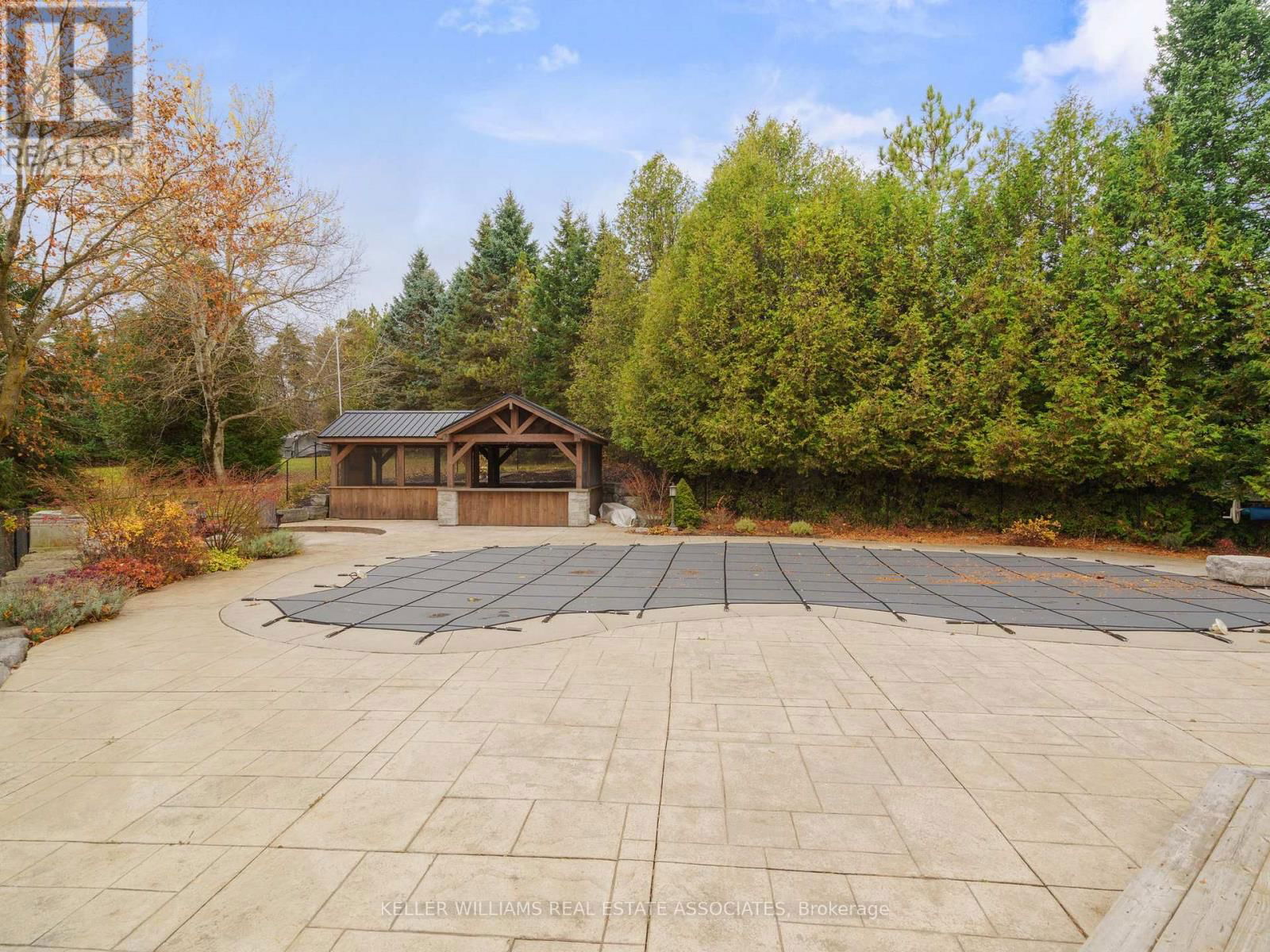 18 MCKIBBON AVENUE Image 34