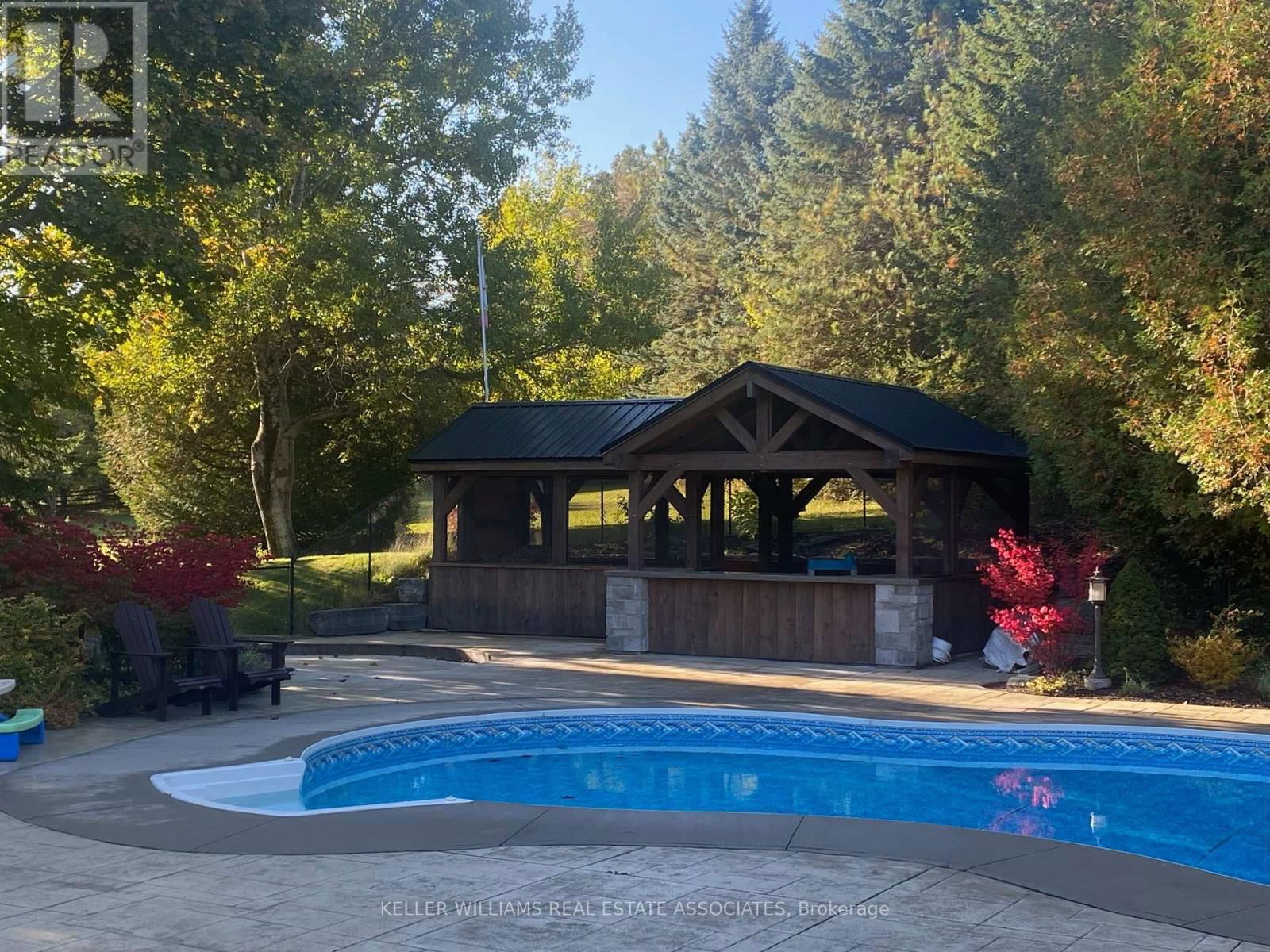 18 MCKIBBON AVENUE Image 38