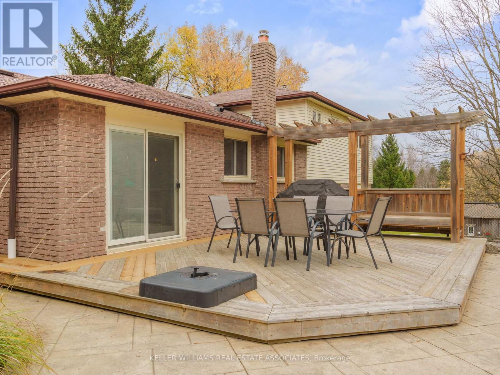 18 MCKIBBON AVENUE Image 39