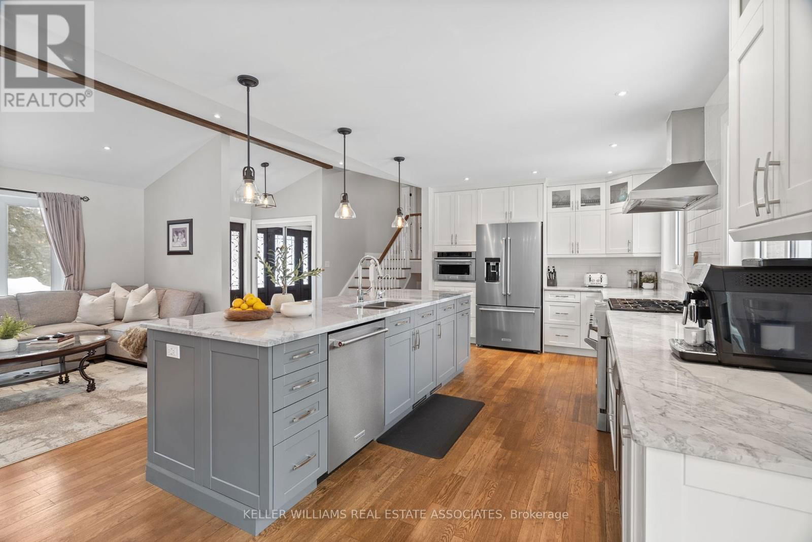 18 MCKIBBON AVENUE Image 9