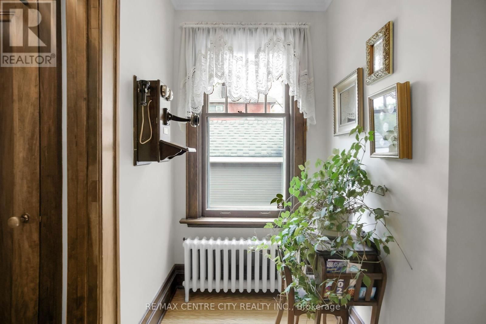 329 VICTORIA STREET Image 10