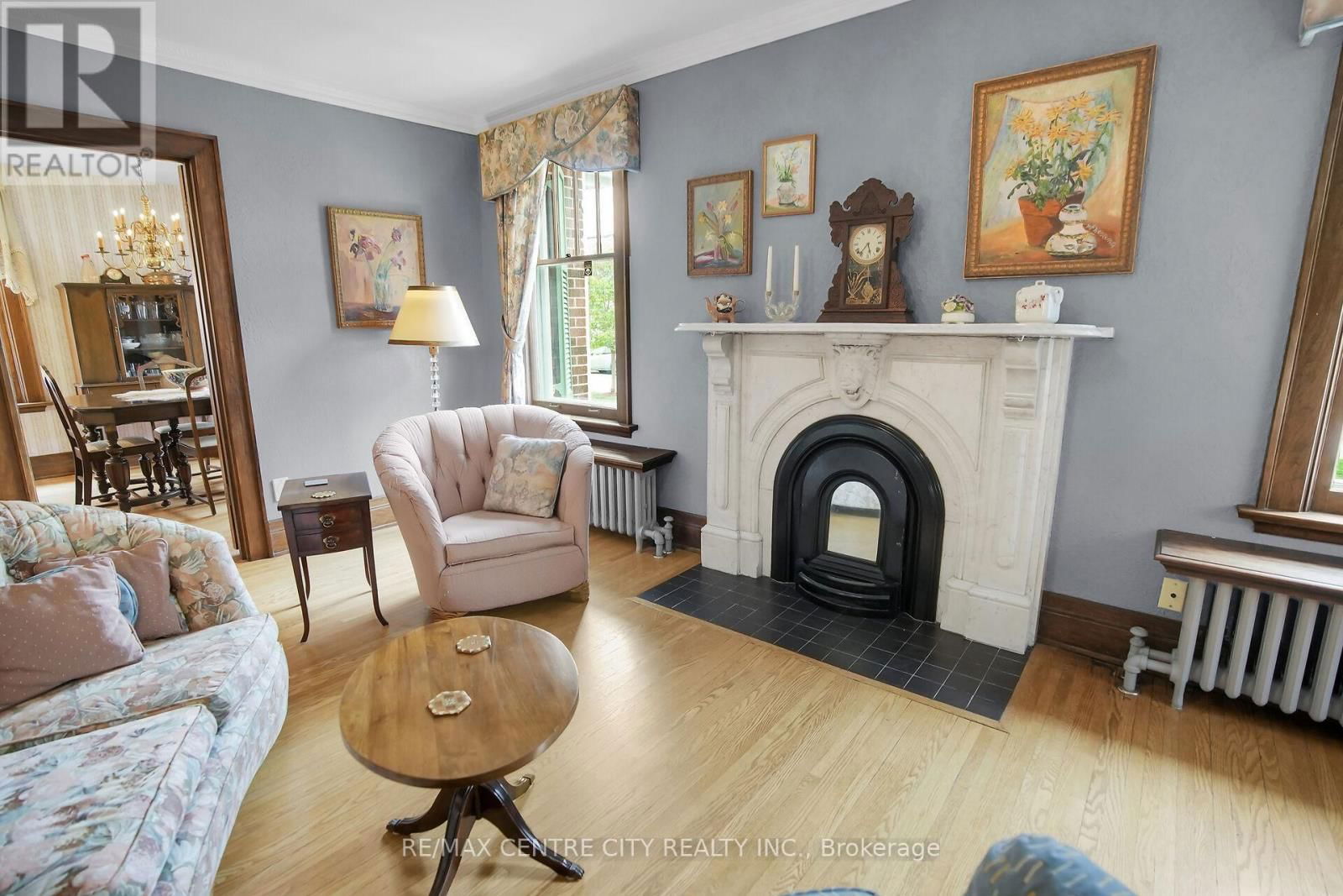 329 VICTORIA STREET Image 12