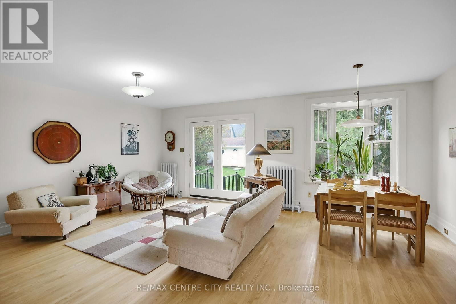 329 VICTORIA STREET Image 16