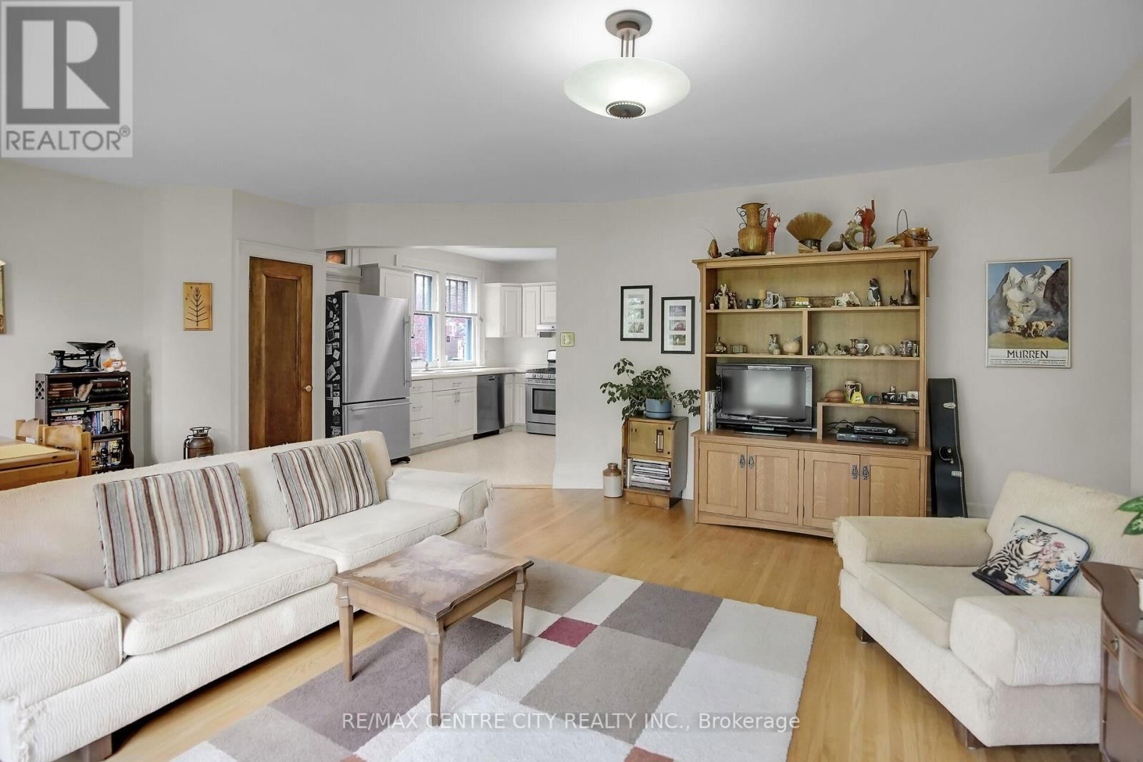 329 VICTORIA STREET Image 19