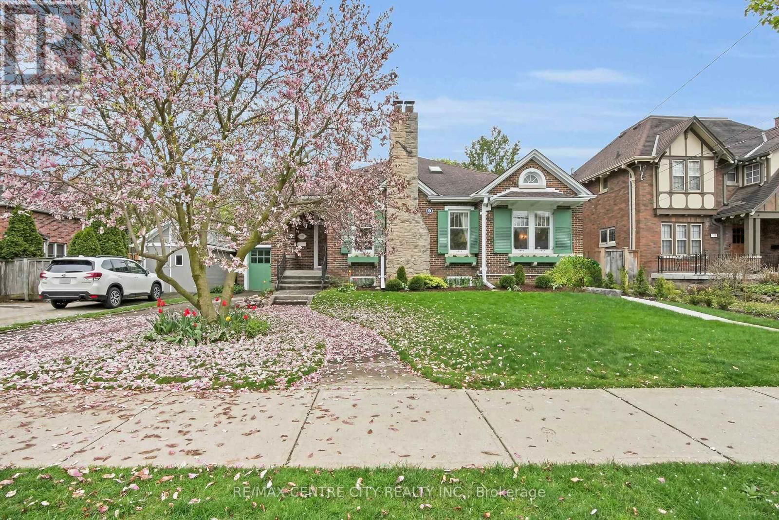 329 VICTORIA STREET Image 2