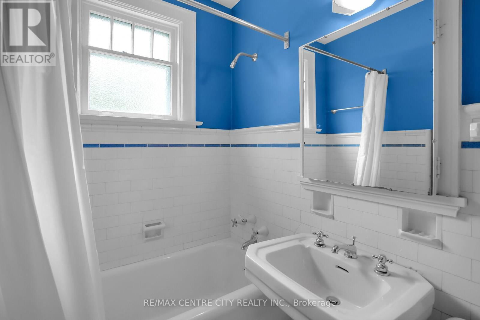 329 VICTORIA STREET Image 25