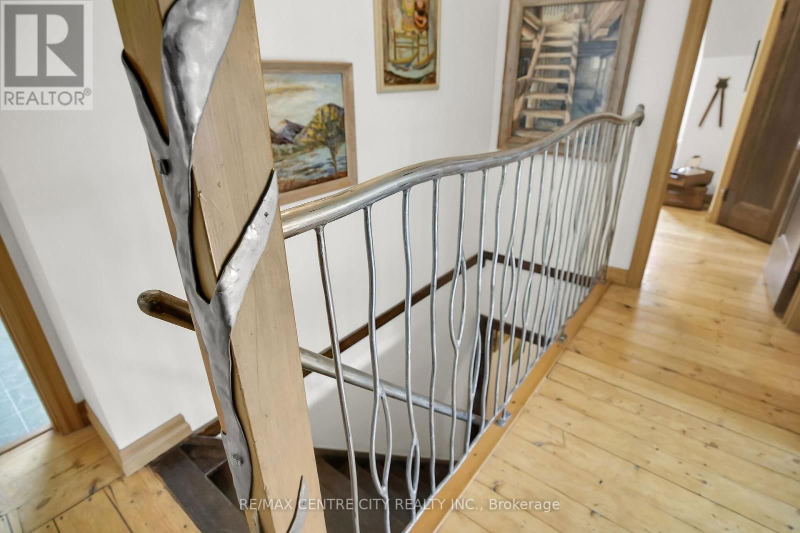 329 VICTORIA STREET Image 26