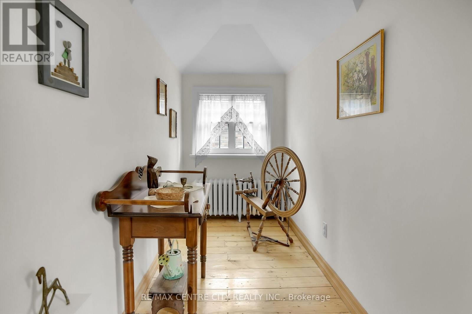 329 VICTORIA STREET Image 29