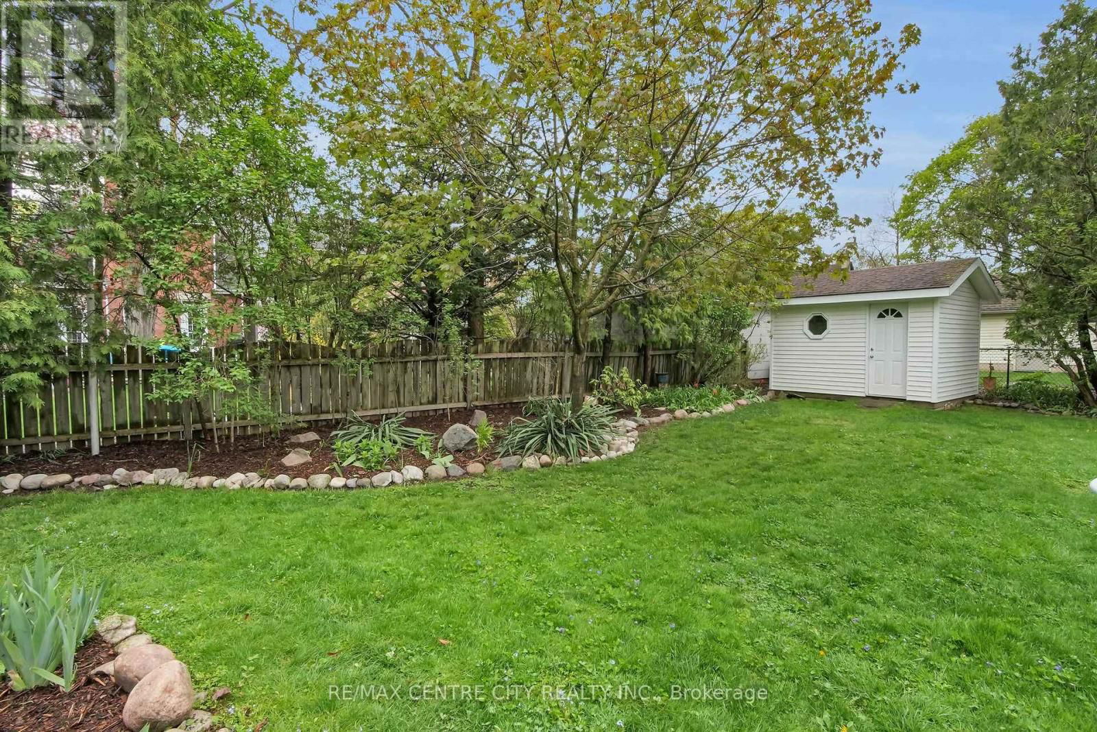 329 VICTORIA STREET Image 38