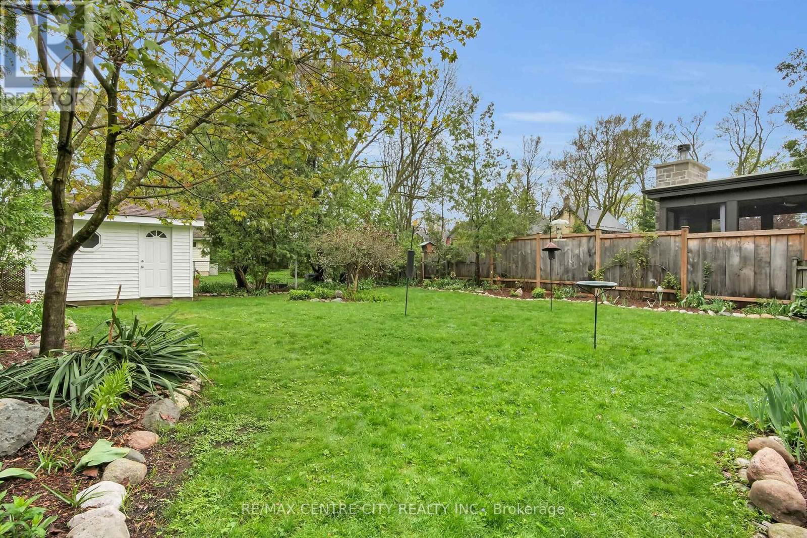 329 VICTORIA STREET Image 39