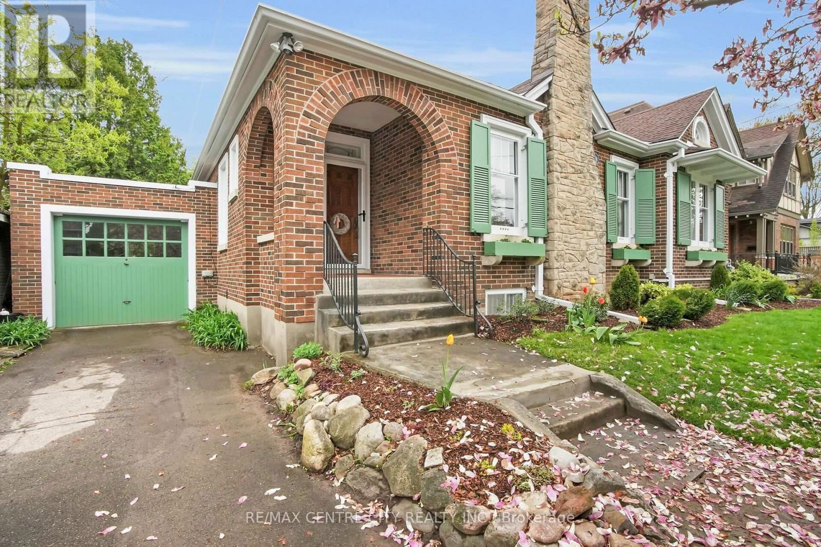 329 VICTORIA STREET Image 6