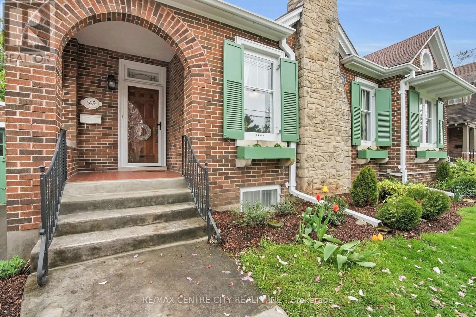 329 VICTORIA STREET Image 7