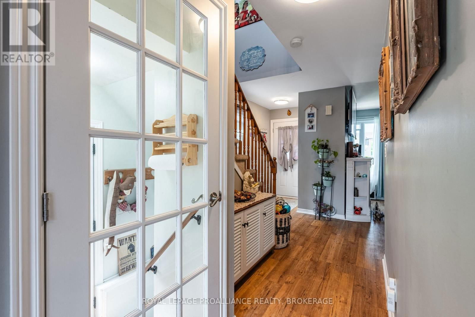 587 DAVIS DRIVE Image 14