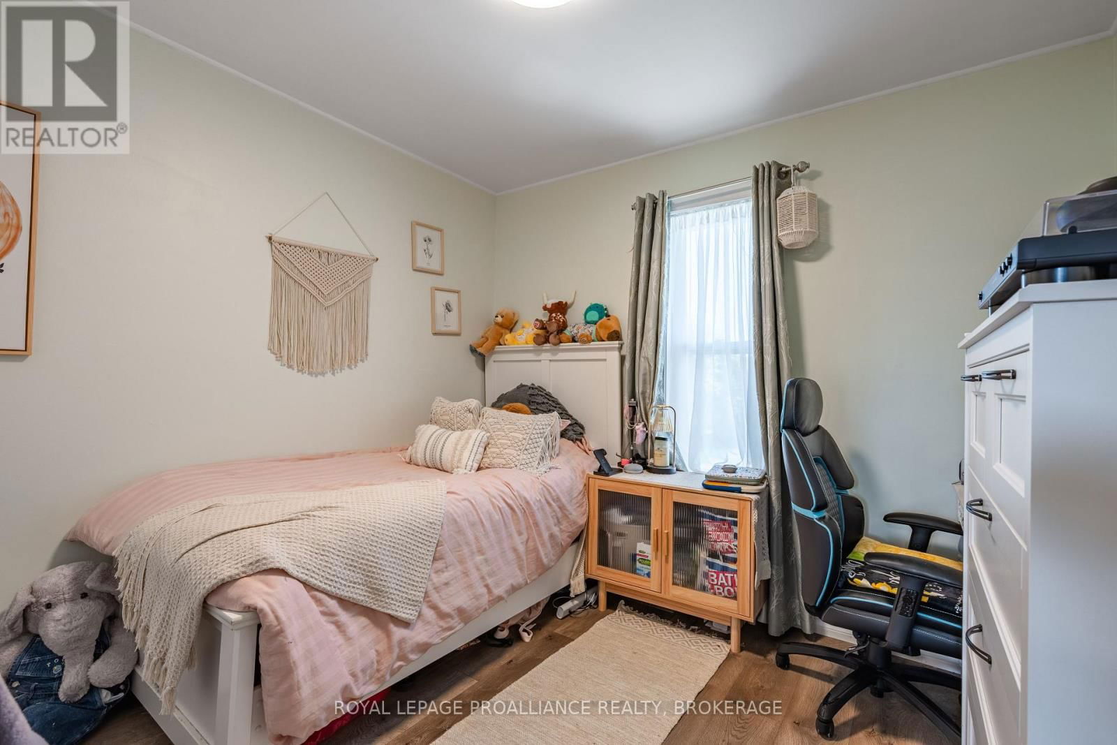 587 DAVIS DRIVE Image 19