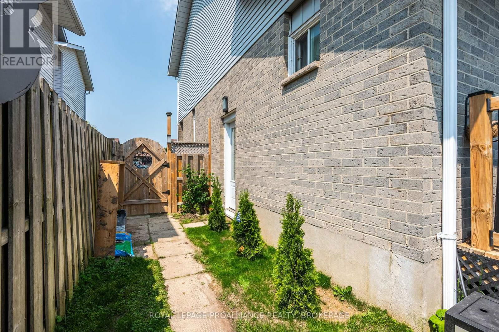 587 DAVIS DRIVE Image 39