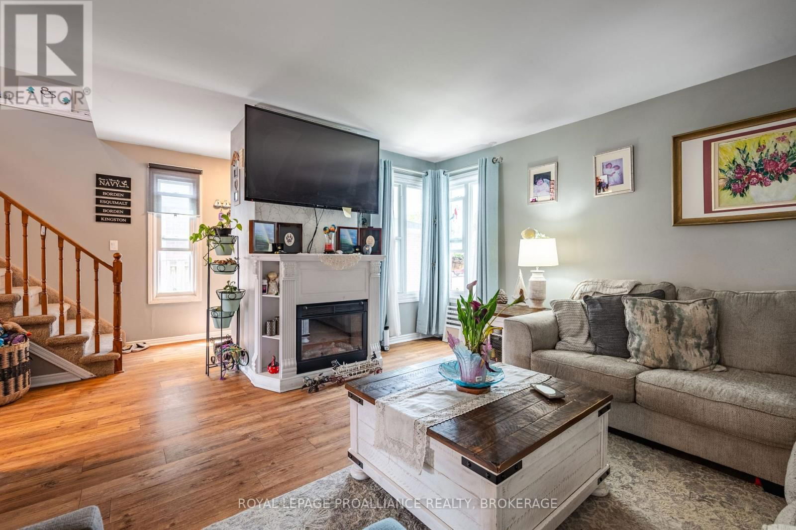 587 DAVIS DRIVE Image 6