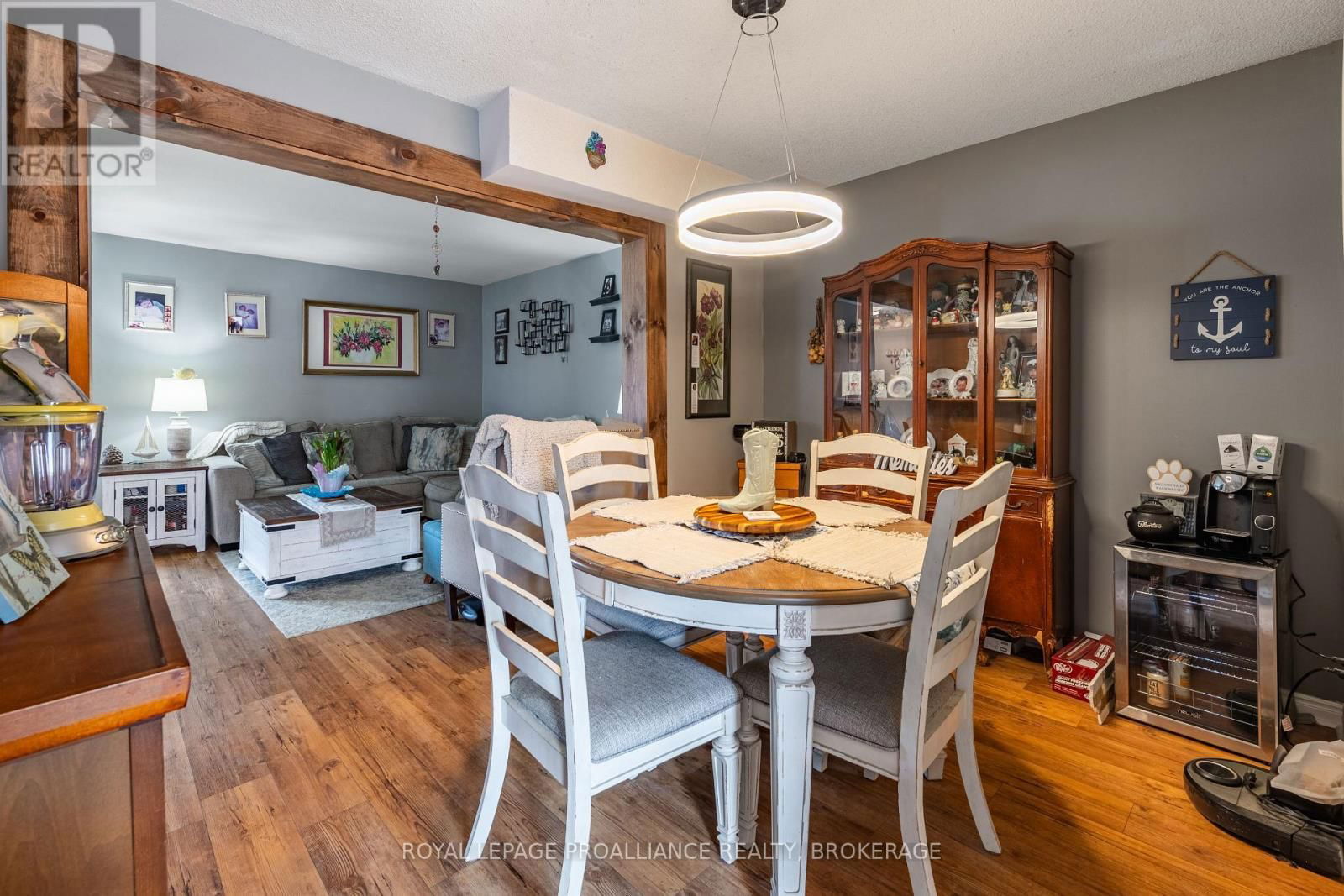 587 DAVIS DRIVE Image 9
