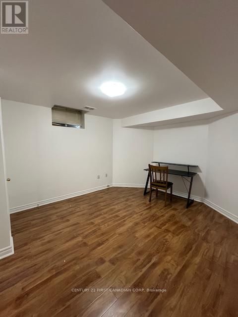 LOWER - 1570 BEAVERBROOK AVENUE Image 10
