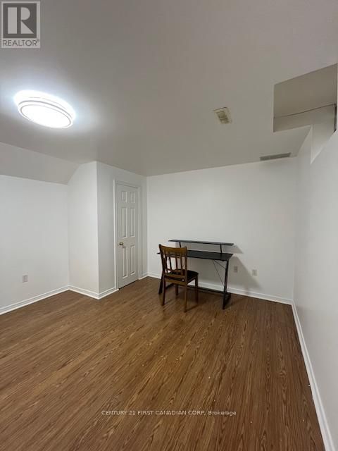LOWER - 1570 BEAVERBROOK AVENUE Image 7