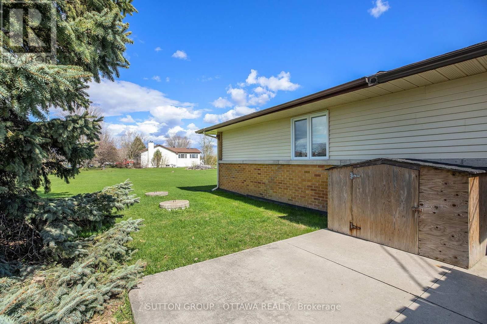 3 - 2461 DUNNING ROAD Image 11