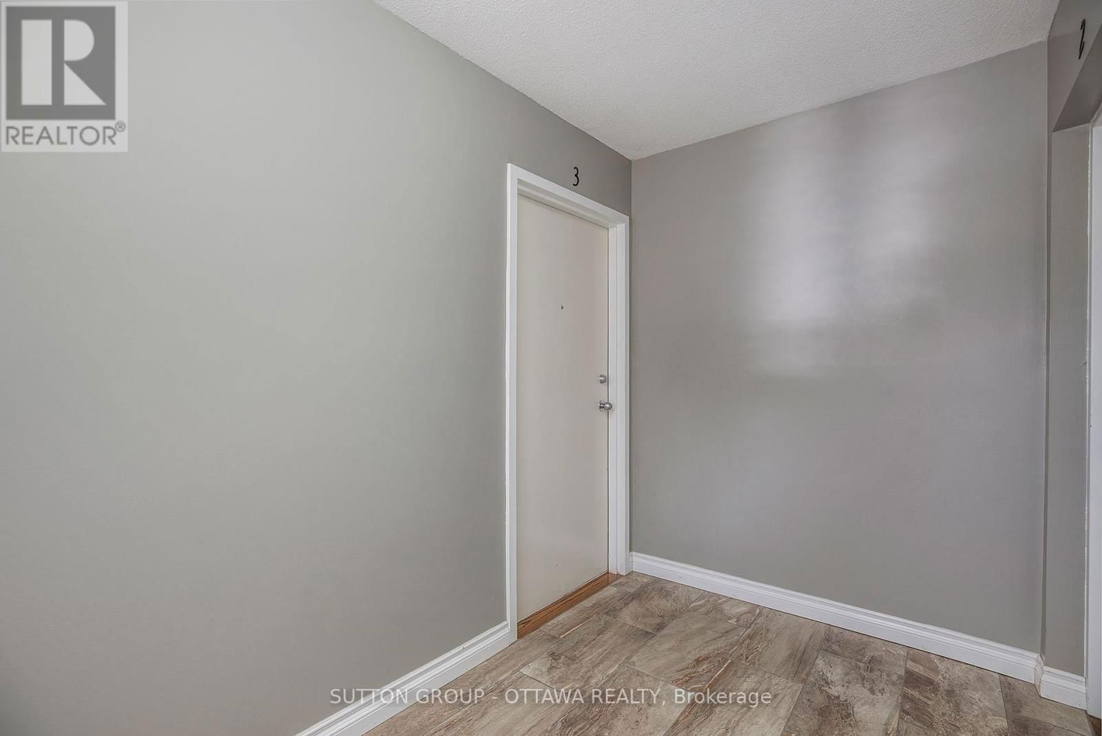 3 - 2461 DUNNING ROAD Image 2