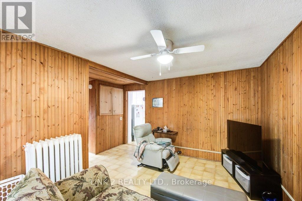 555 ST JAMES STREET Image 12