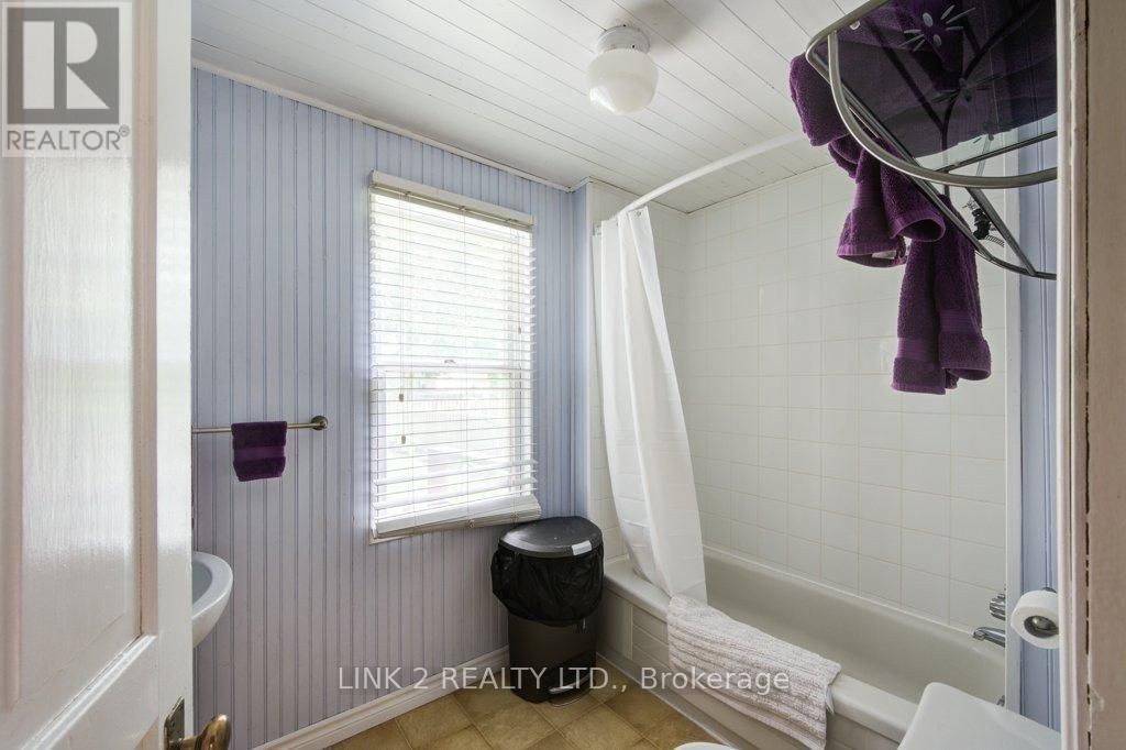 555 ST JAMES STREET Image 13