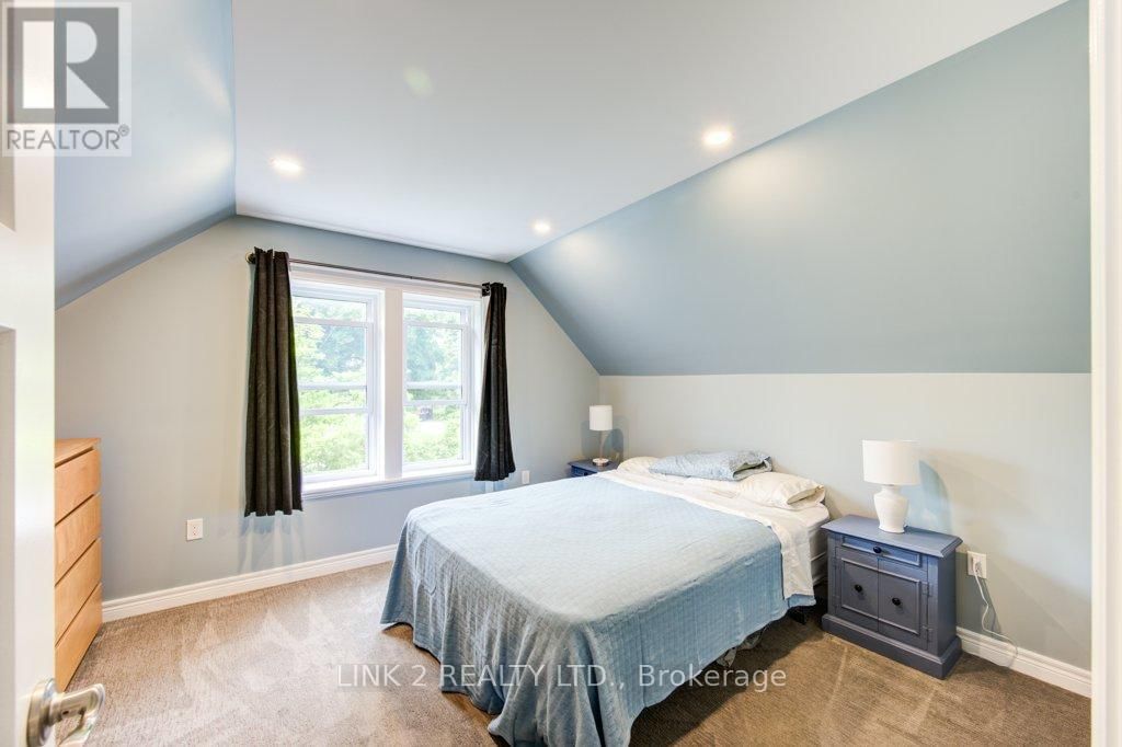 555 ST JAMES STREET Image 17