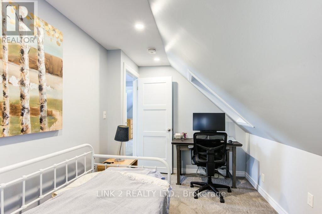 555 ST JAMES STREET Image 18