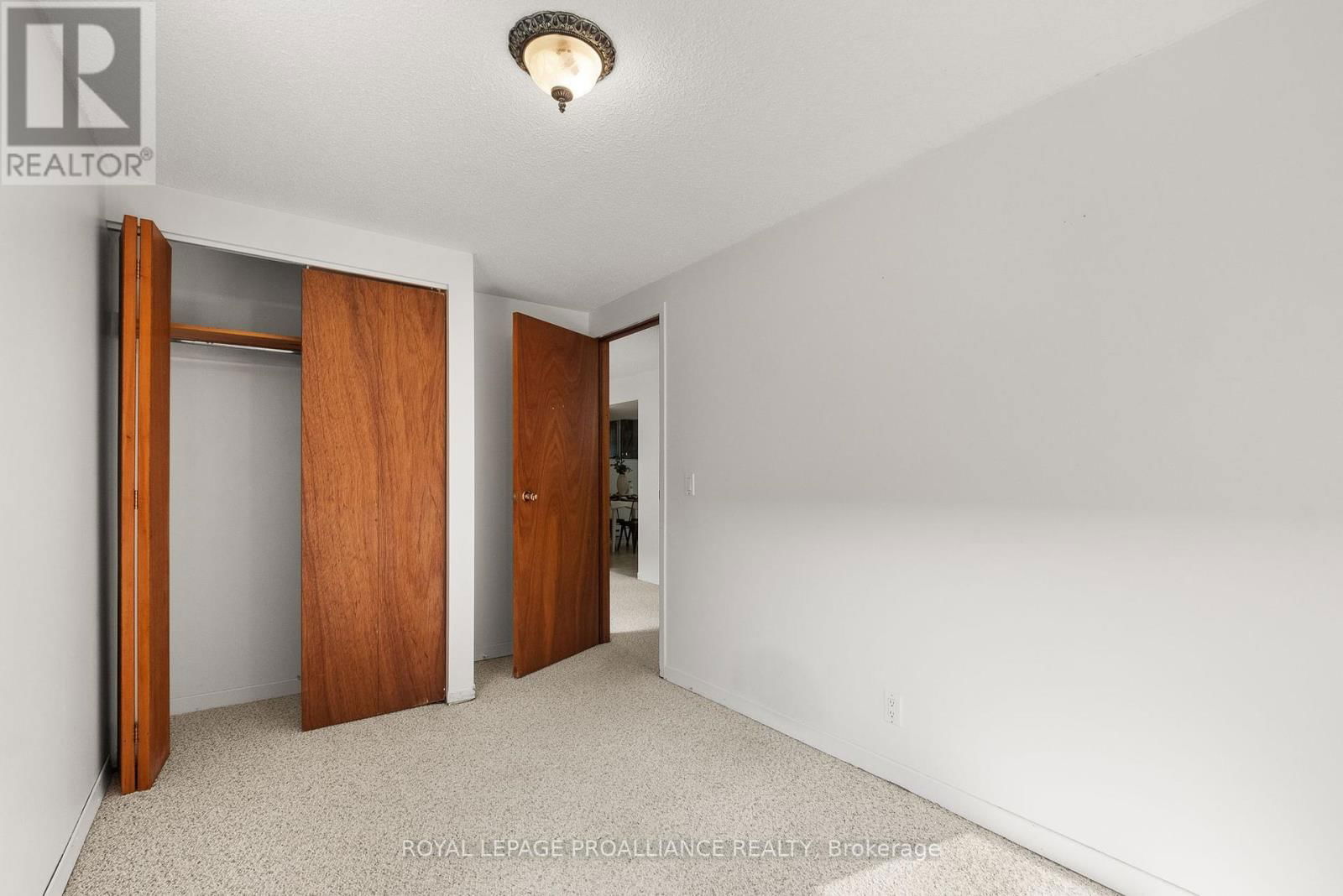 40 UNIVERSITY AVENUE WEST Image 34